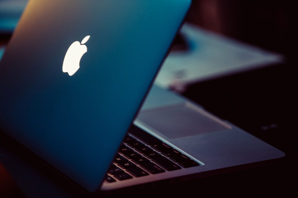Logo Apple có đèn nền có thể xuất hiện trở lại trên MacBook trong tương lai